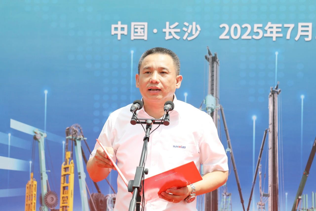 “破纪录王者”再出征！KU酷游官网智能SWDM800旋挖钻机成功交机