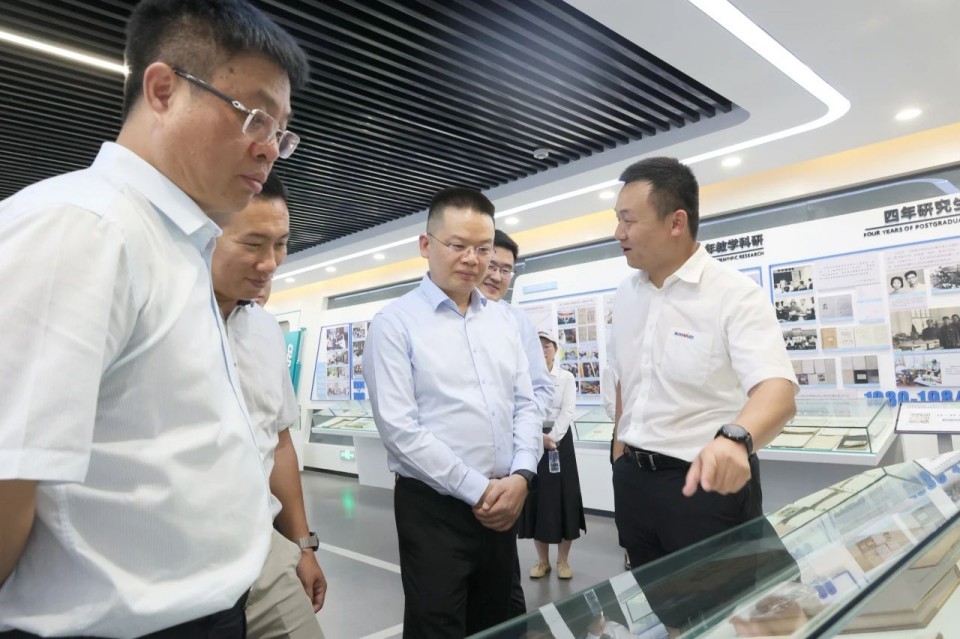 共商合作，建华控股有限公司董事长汪贵华到访KU酷游官网智能