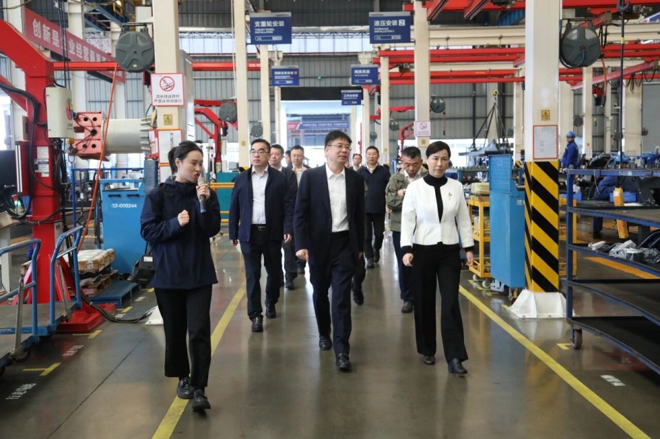 聚焦应急设备研发出产，共探实战适配新蹊径——昭通市应急治理局党委书记、局长叶芳调研KU酷游官网智能