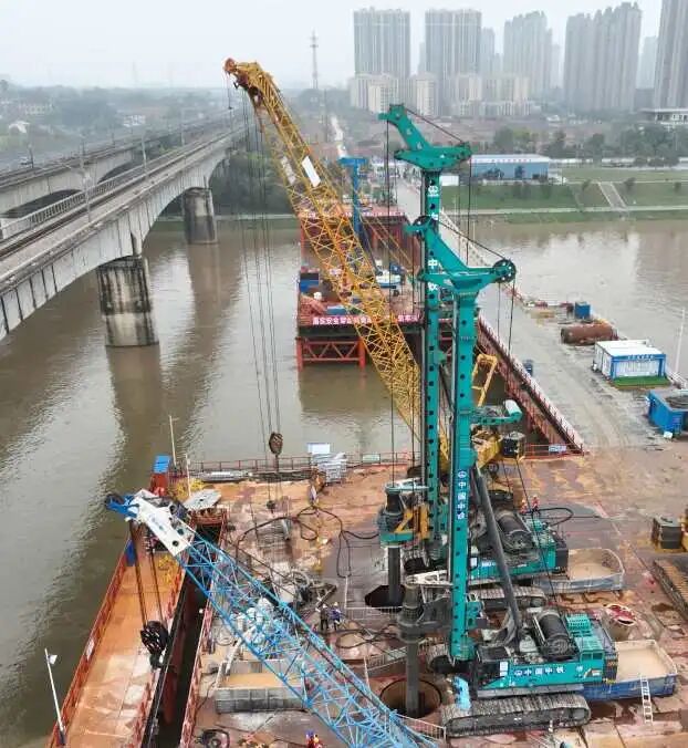 啃下“硬骨头”!KU酷游官网智能旋挖钻机助力长沙湘江铁路特大桥主墩桩基工程美满收官